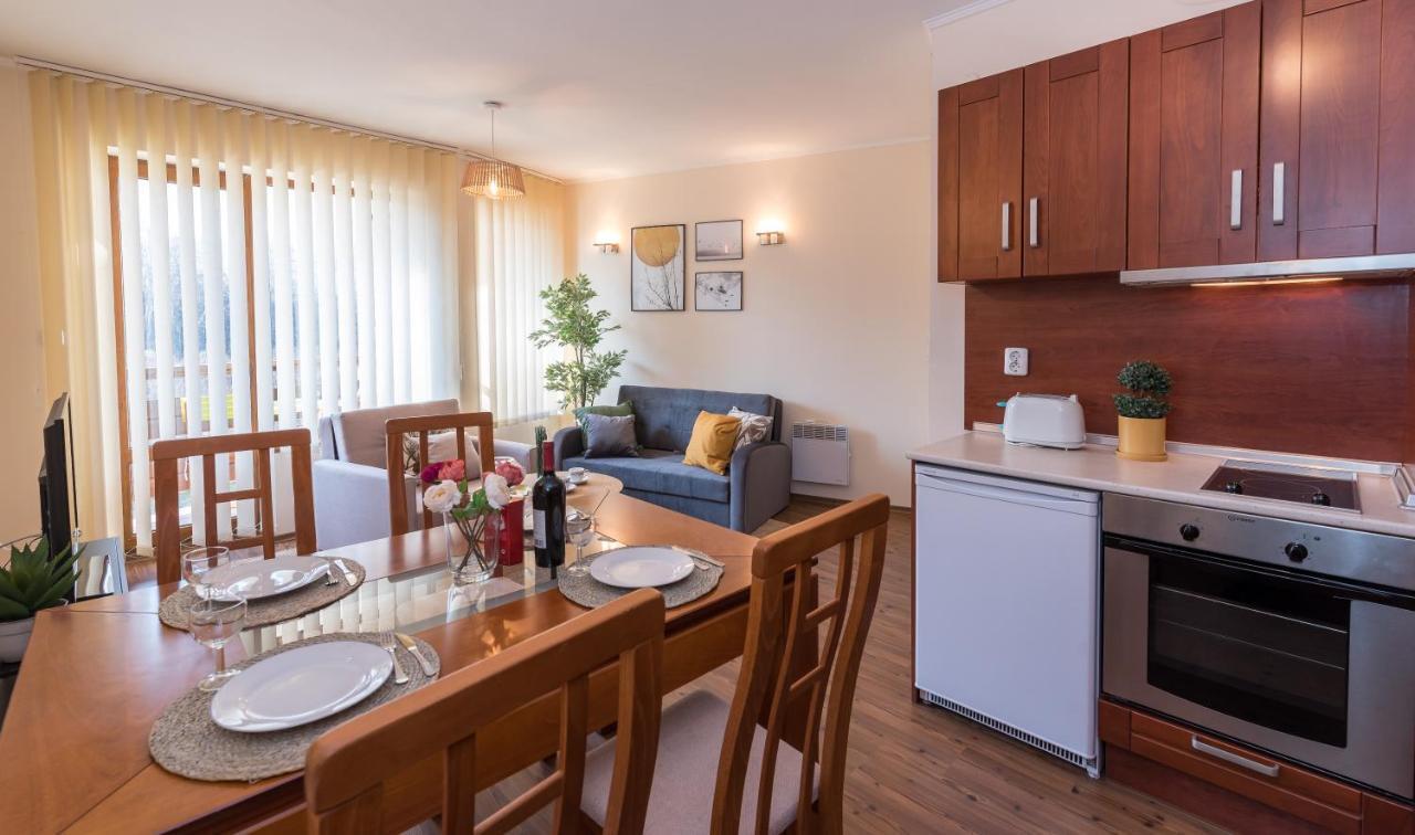 Charming Ski Apartments Near Gondola & Bar Street, Cedar Lodge 1 Complex Бансько Екстер'єр фото