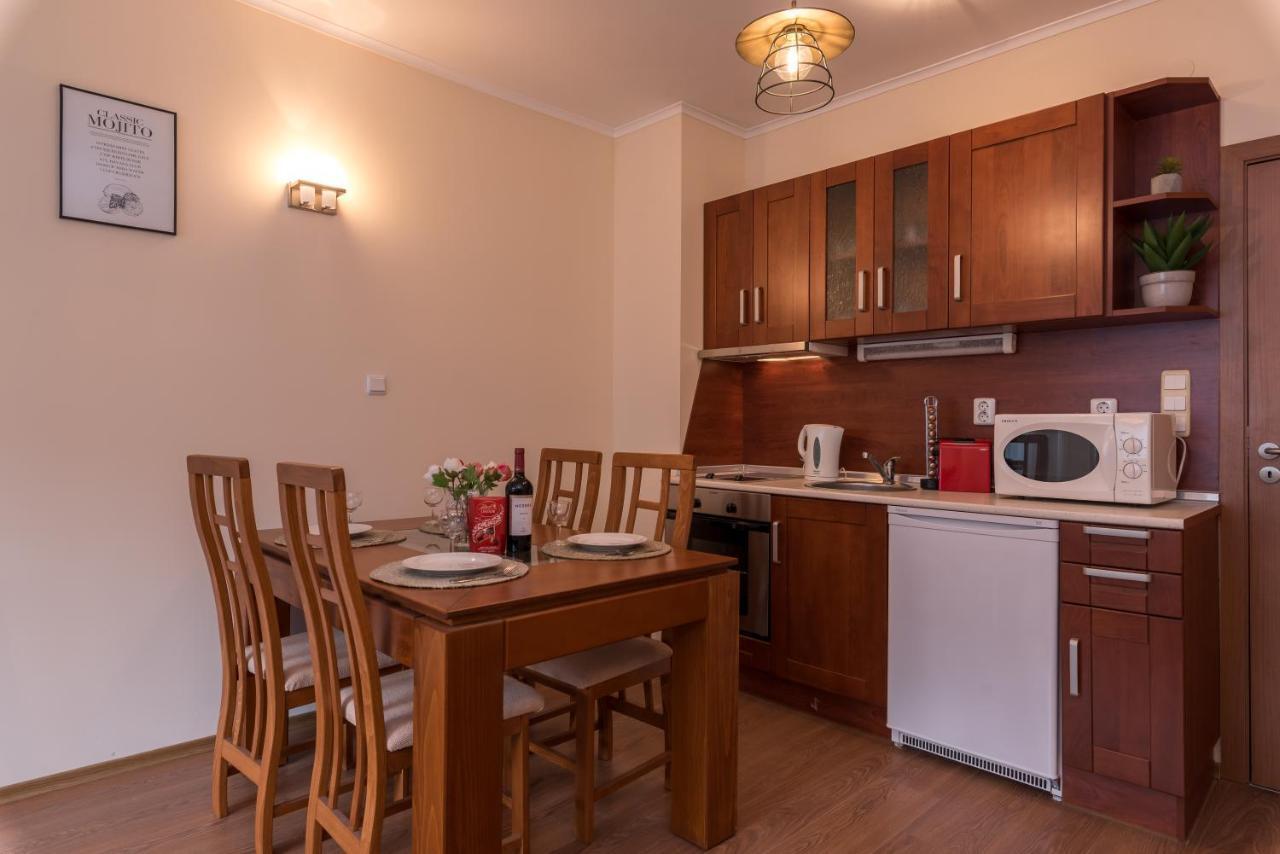 Charming Ski Apartments Near Gondola & Bar Street, Cedar Lodge 1 Complex Бансько Екстер'єр фото